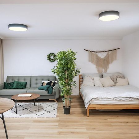 Atelier Smutna Lägenhet Ostrava Exteriör bild
