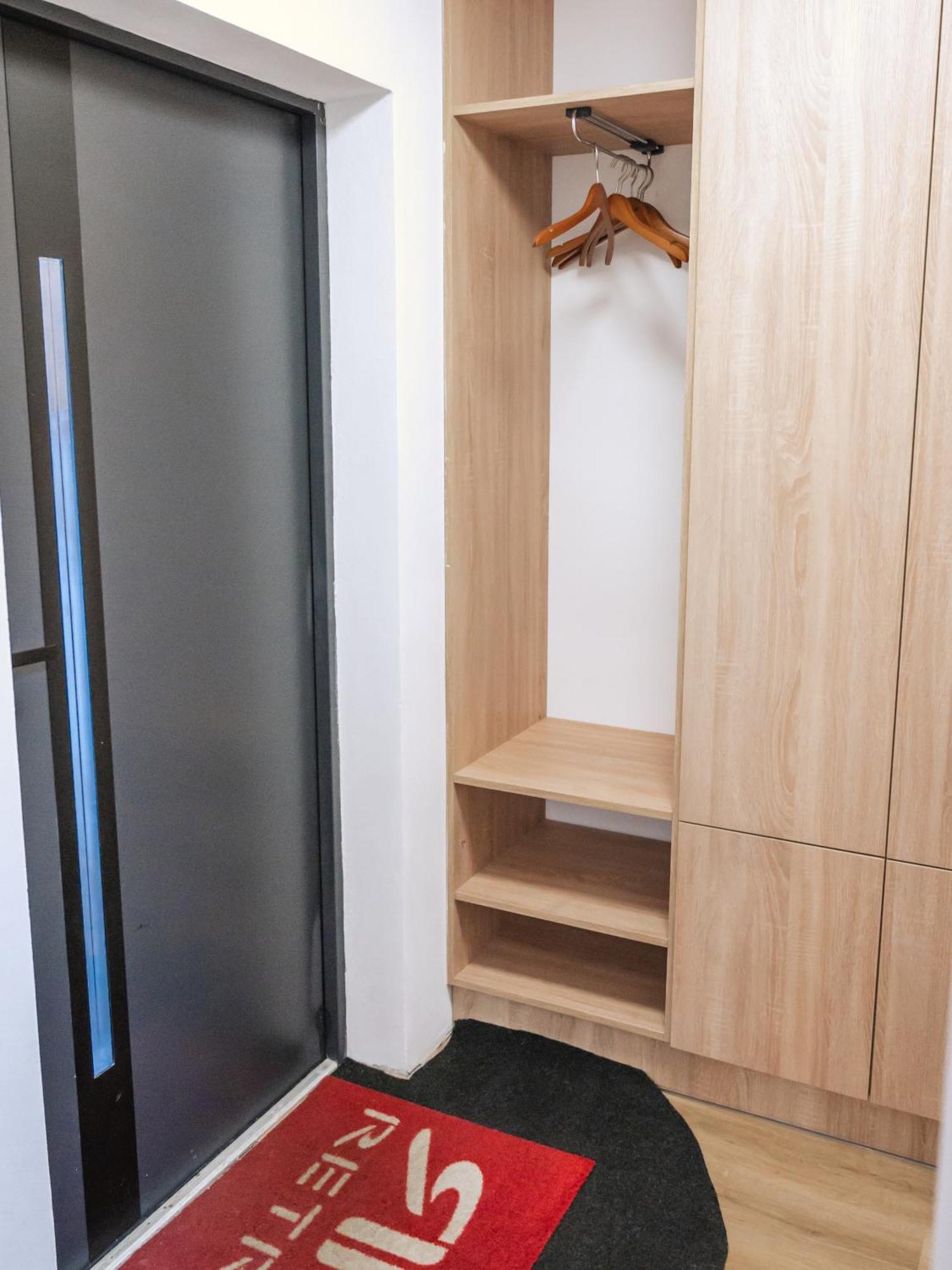 Atelier Smutna Lägenhet Ostrava Exteriör bild